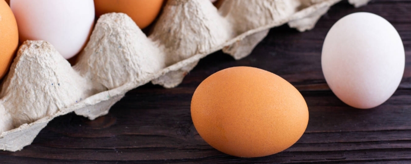 土鸡蛋市场价多少钱一斤？和饲料鸡蛋有什么区别？营养价值一样吗