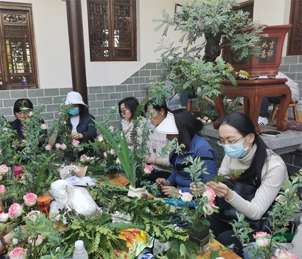 玉溪举办盆景插花培训活动庆祝“三八”妇女节